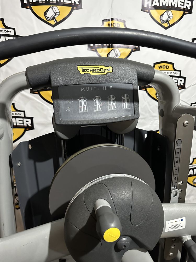 Маятник , Multi Hip Technogym Selection, Тренажер для ягодиц