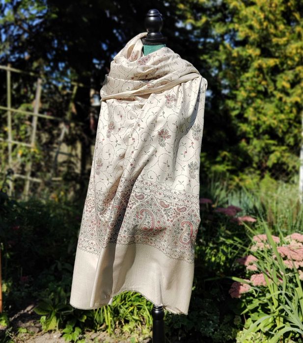 Duży szal orientalny indyjski haft paisley pashmina jasny beż