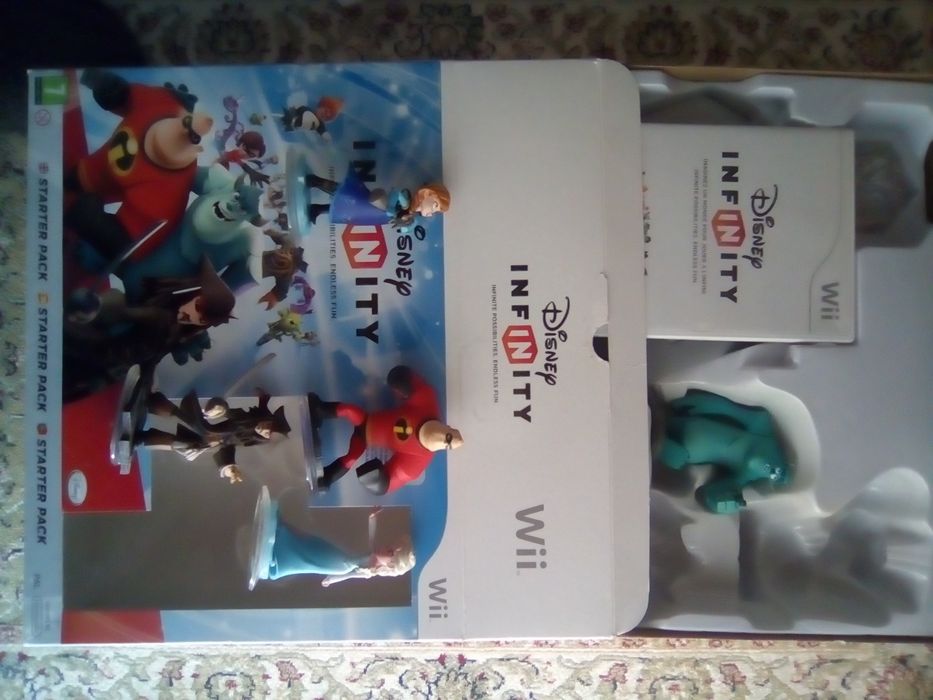 Starter pack Disney Infinity Wii mais Elsa e Anna (5figuras)