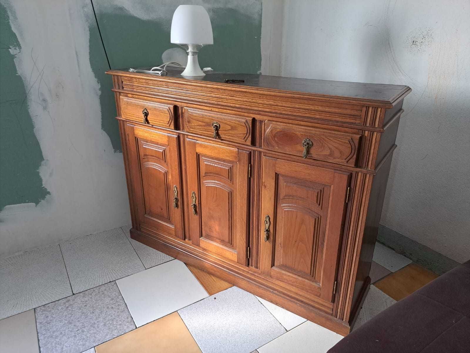 Armario aparador castanho