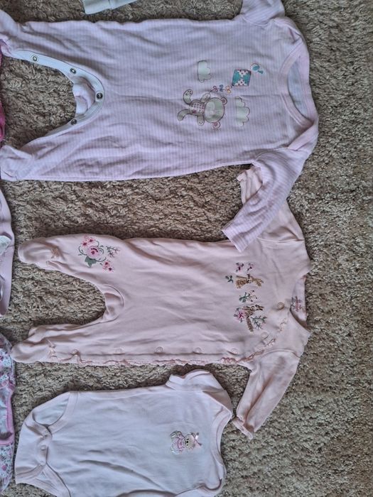 Отдам красивые вещи и игрушки на девочку 0-8 месяцев
