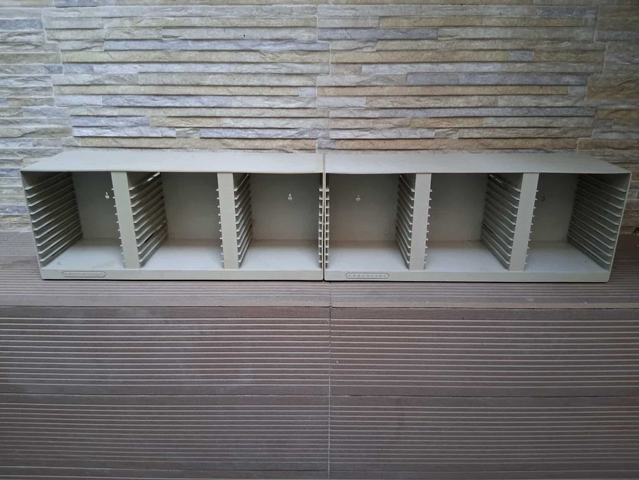 Vende-se Dois Porta Cd`s