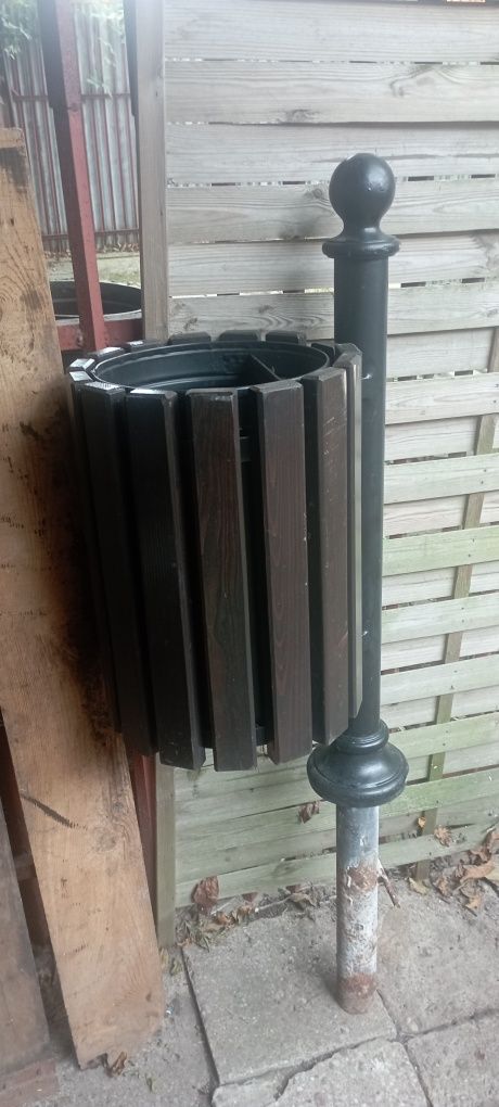 Kosz uliczny/ogrodowy na słupku na śmieci, duży