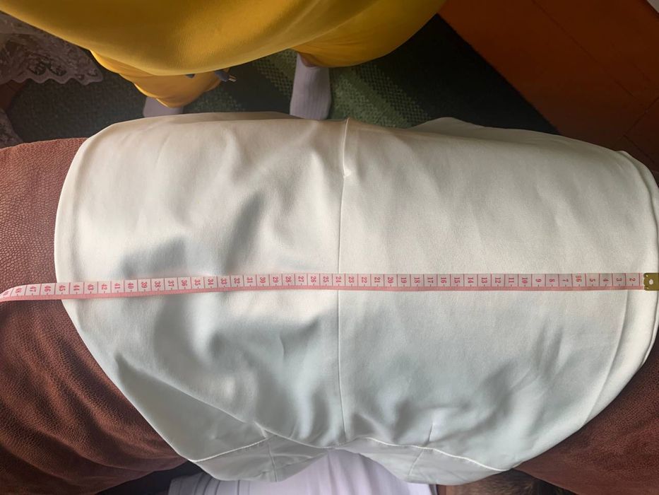 Біла сукня, довжина міді