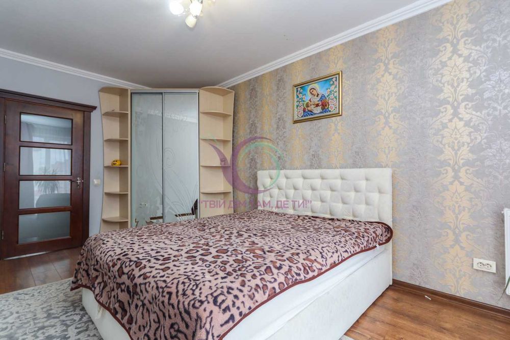 2-к. квартира з і/о, ремонтом та меблями за вул. Миколайчука