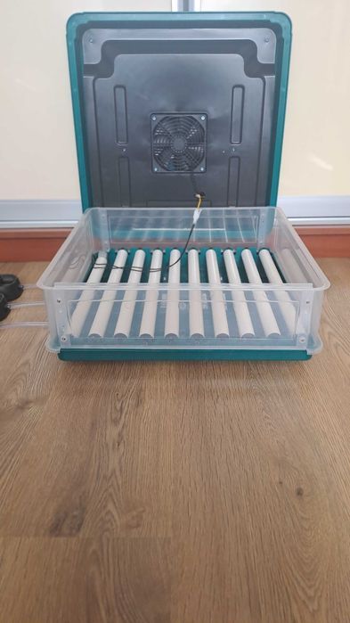 Інкубатор для яєць автоматичний 70-G 220/12 з овоскопом