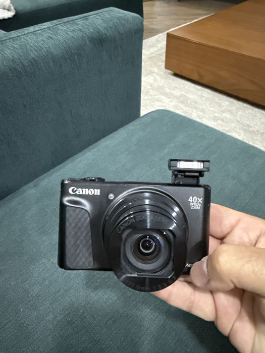 Camera Canon SX740HS