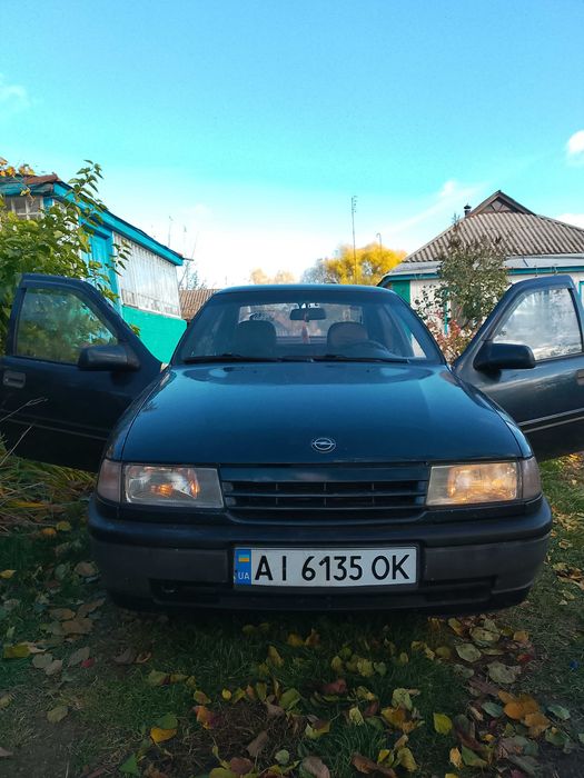 Opel Vektra A, 1.6