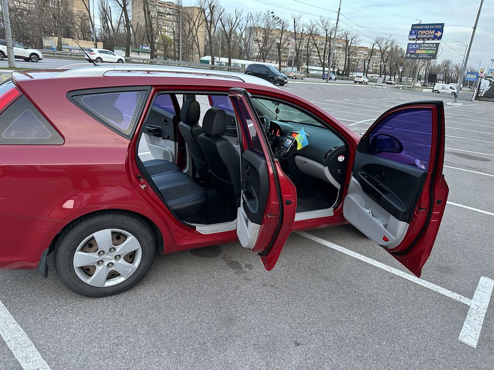 Автомобіль Kia Ceed