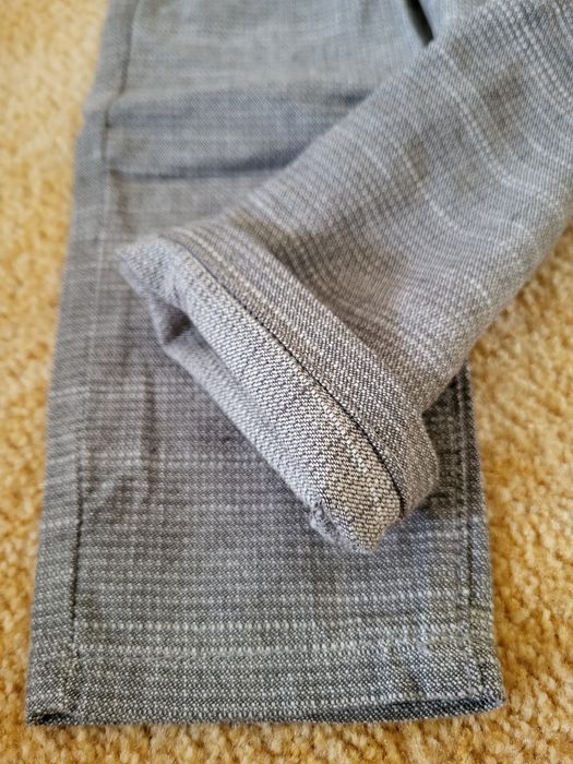 Nowe spodnie Chino Reserved 68, regulacja