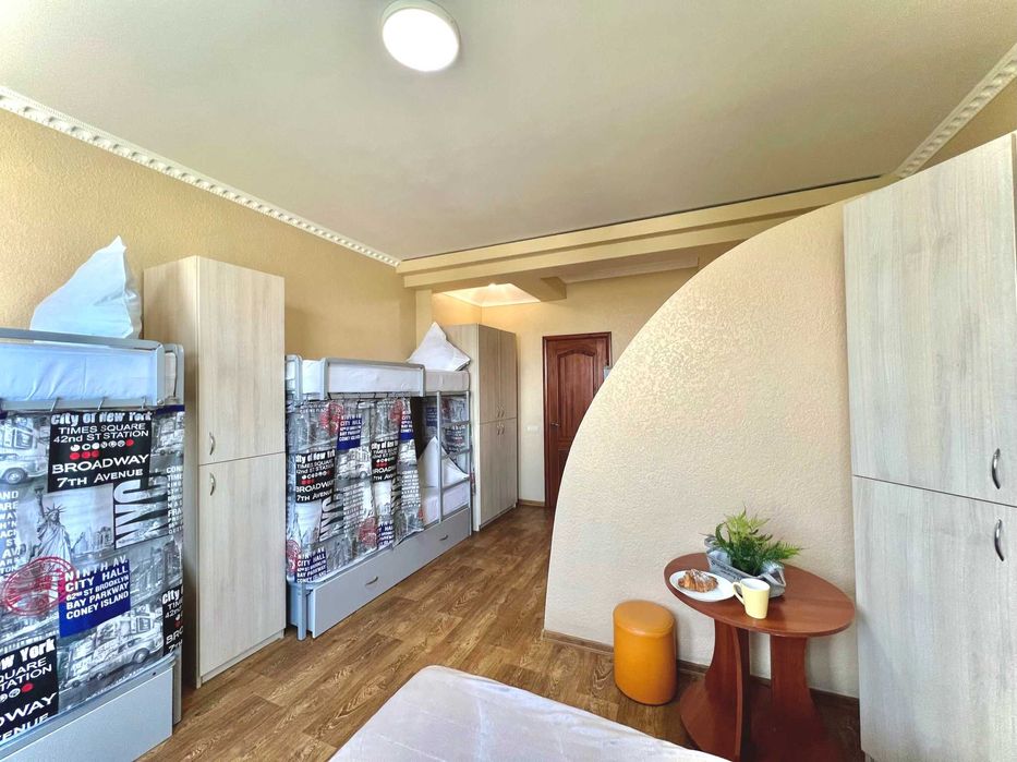 Дешеве житло для студентів та ВПО поряд з метро у центрі Києва