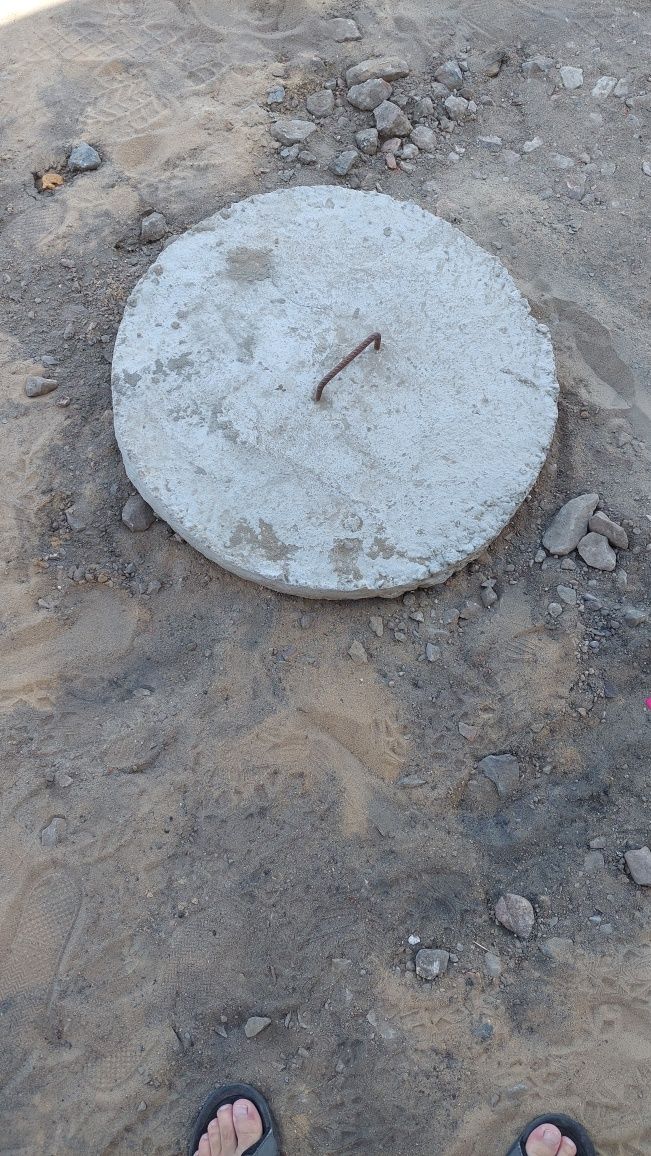 Właz, pokrywa betonowa na studnię, szambo 60cm