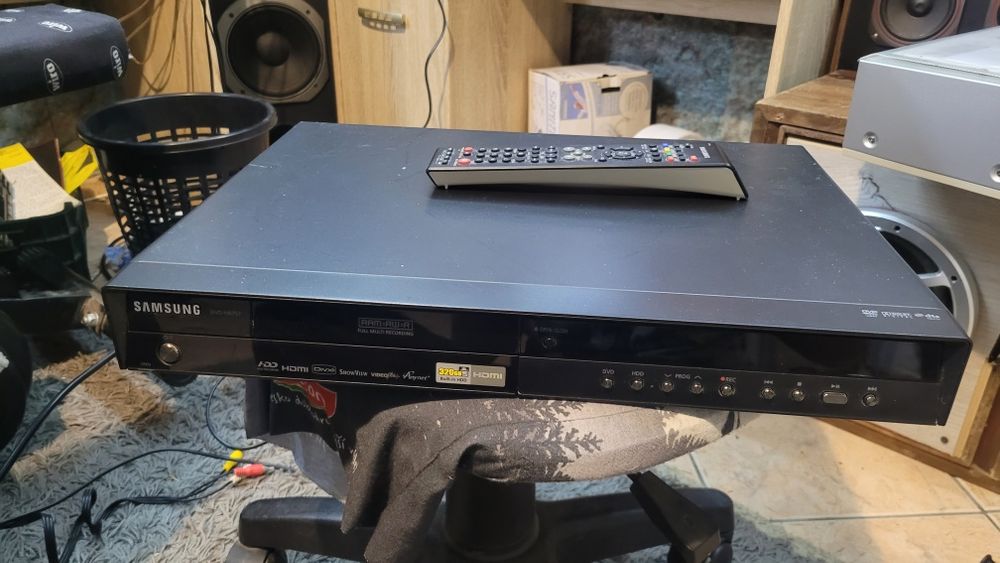 Samsung DVD-HR757 Nagrywarka DVD z dyskiem twardym 320GB
Na sprzedaż n