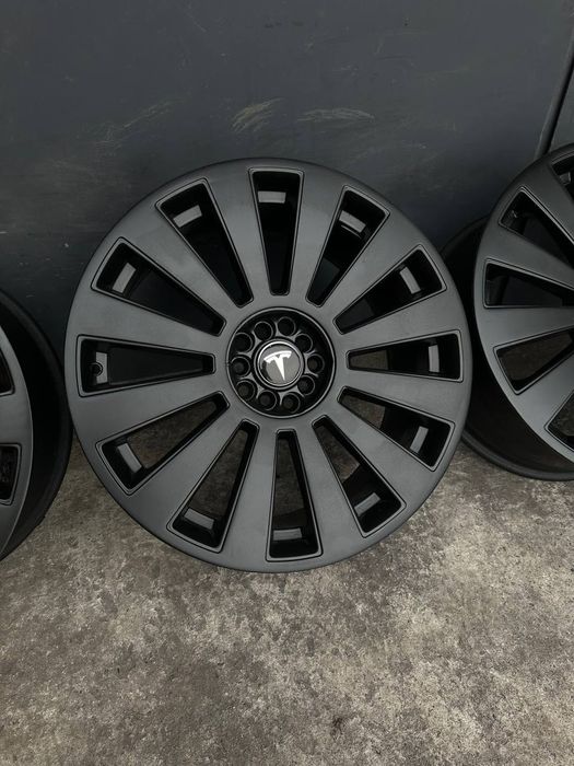 Диски 5/114.3 та 5/120 r19 tesla