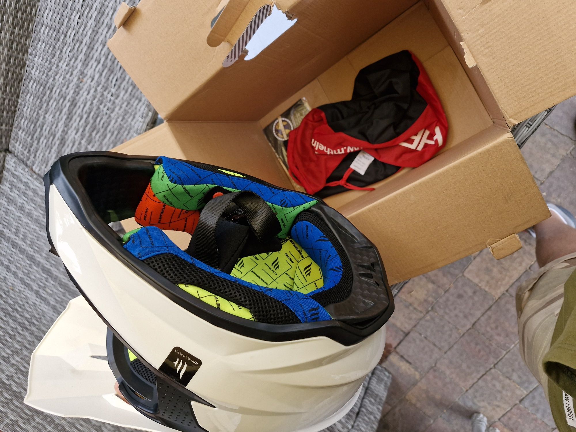 Fabrycznie nowy Kask motocyklowy MT Helmets Falcon, >Cross, enduro,