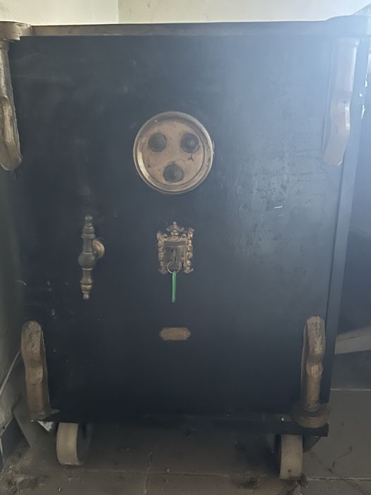 Cofre de escritorio ou quarto