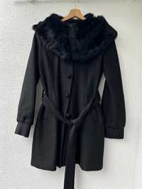 Yoshe piękny czarny wełniany płaszcz z futerkiem