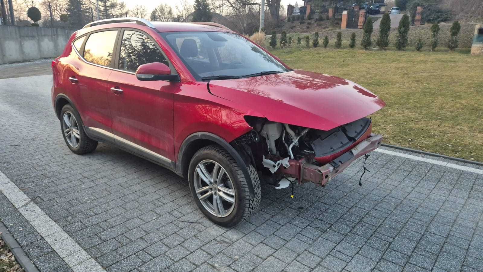 MG ZS  2024r 1.5 benzyna airbag ok