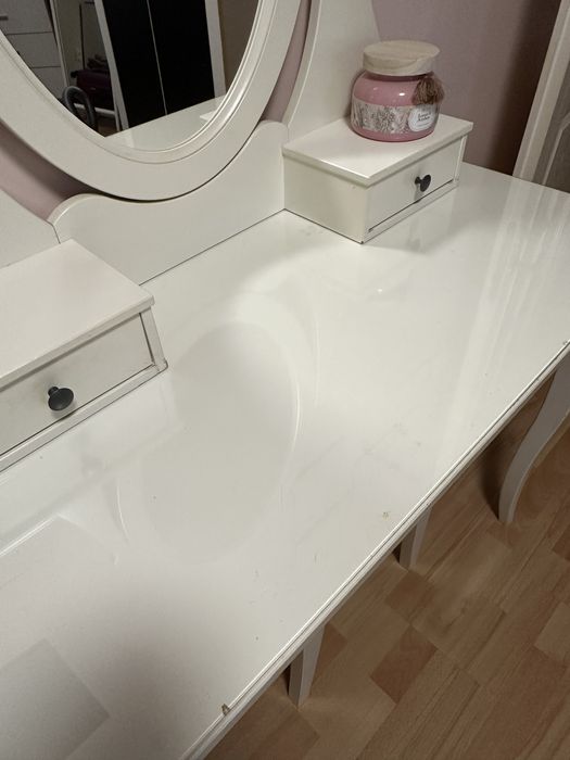 Toaletka Hemnes + stołek