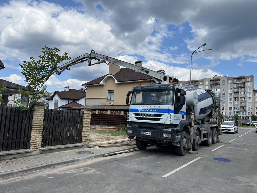 Послуги бетононасосів, міксерів та доставка бетону