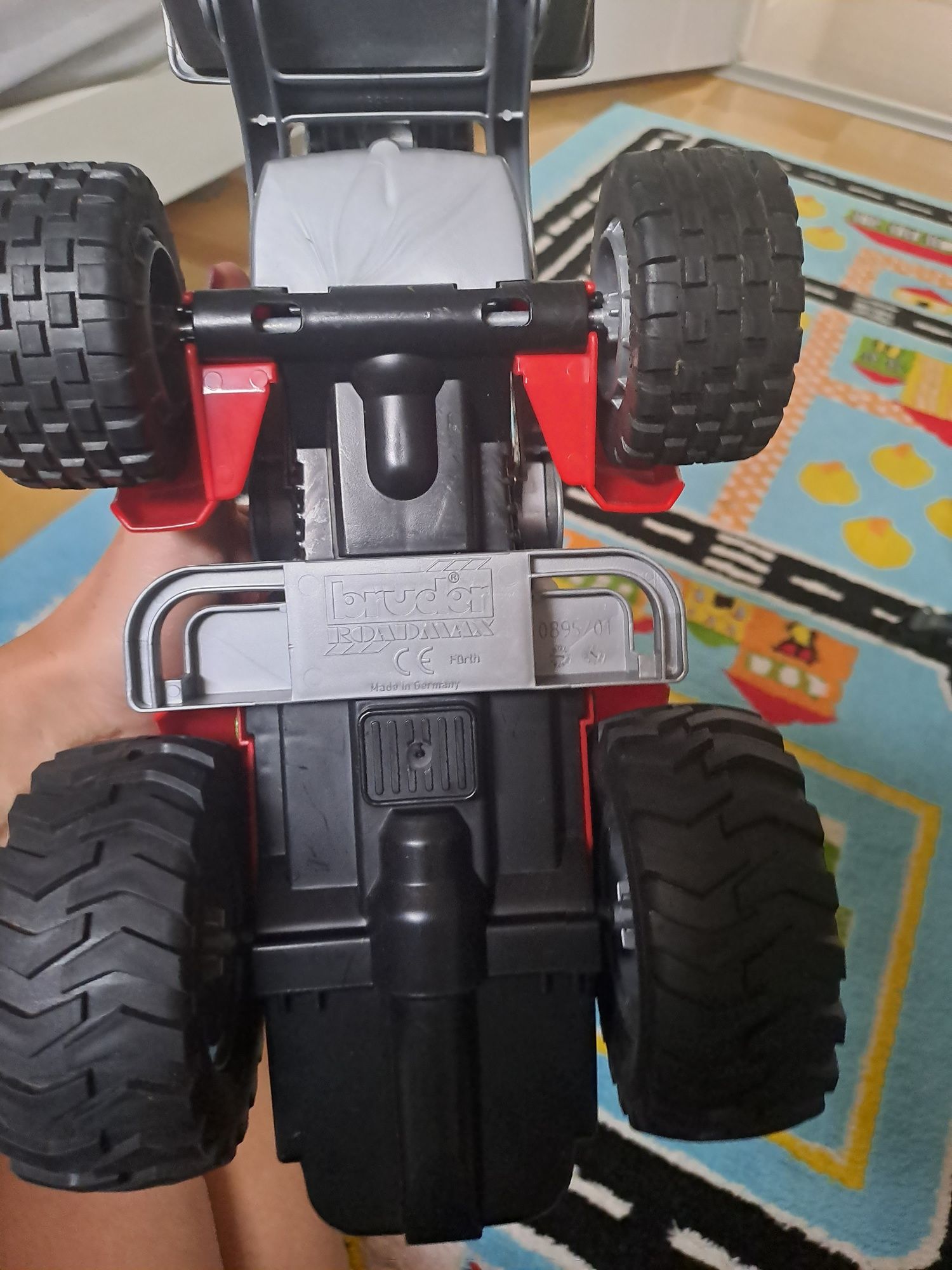 Bruder traktor z przyczepą