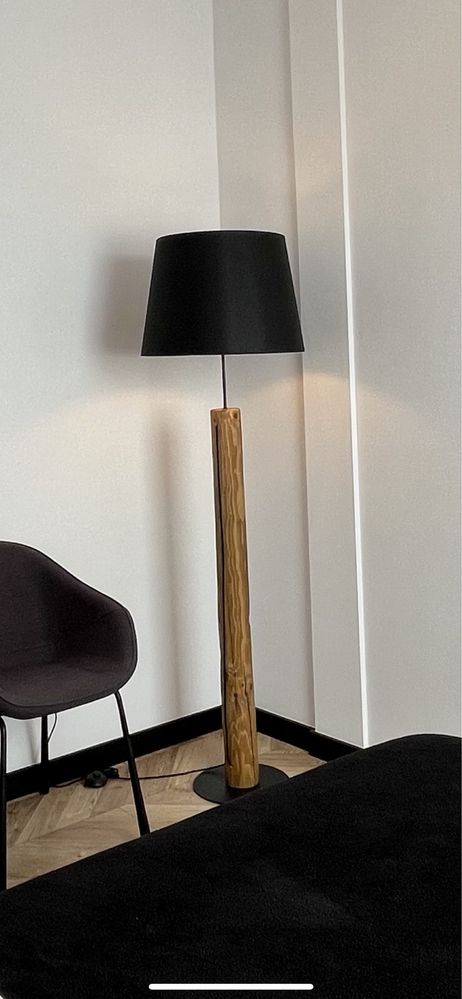 Lampa stojąca LOFT czarna Drewno metal