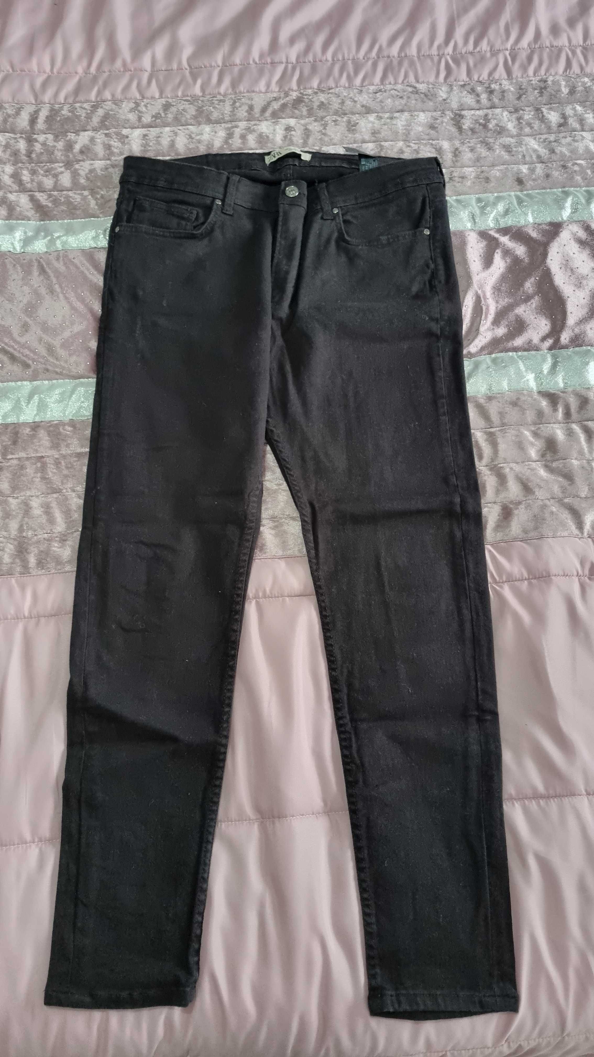 Calça de ganga preta // ZARA