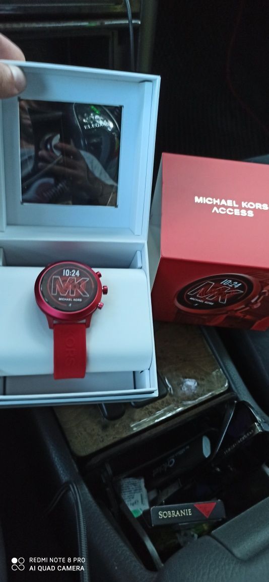 Смарт-часы Michael Kors