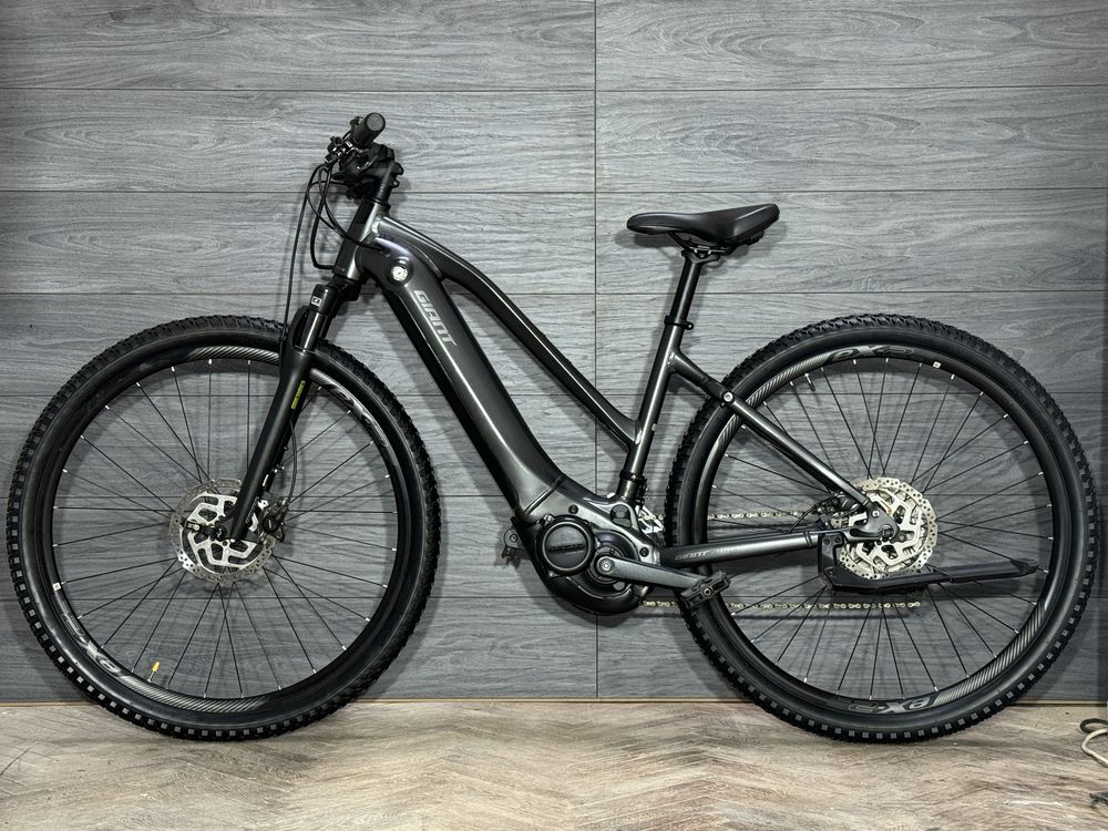 Гірський електровелосипед Giant (рама М колеса 29) shimano deore