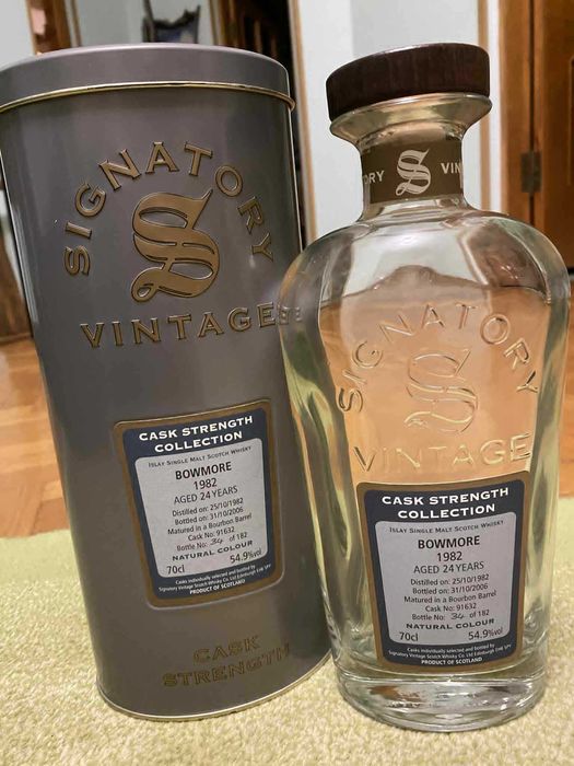 Упаковка від 22-річного віскі "Bowmore 1982 SV". Номер 34.