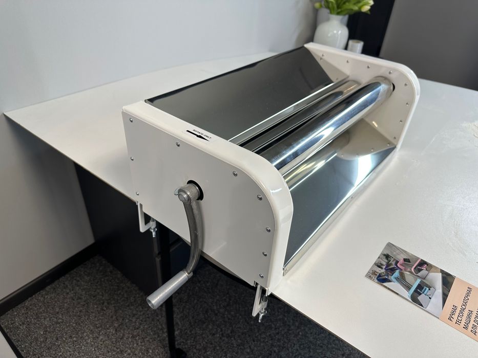 Ручная тісторозкатка