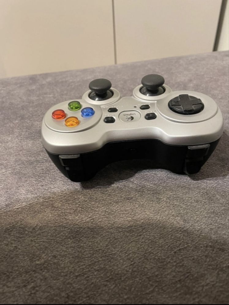 Pad Logitech F710 bezprzewodowy Kontroler Joypad Idealny Wireless