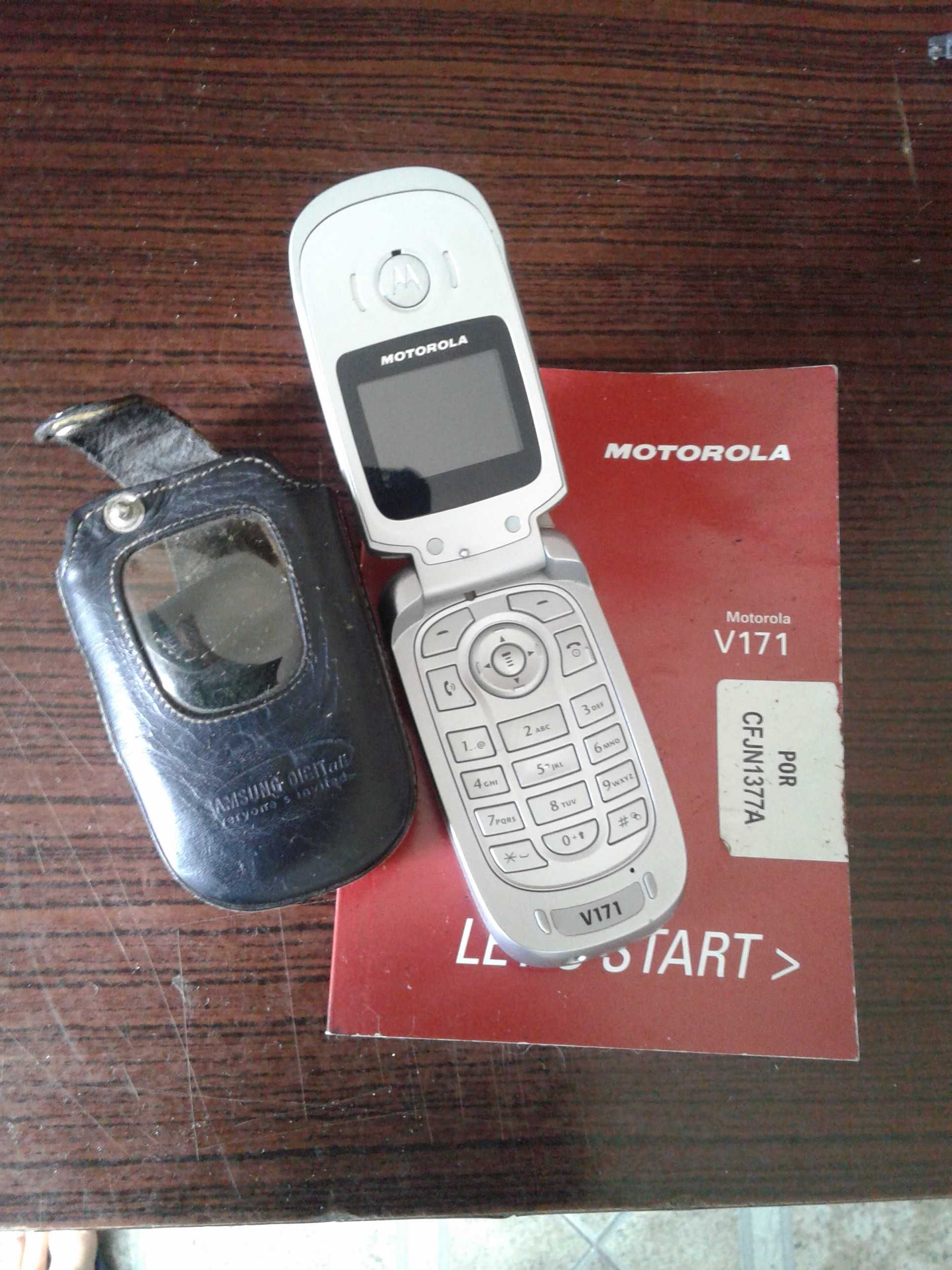 Capa e telemóvel VINTAGE Motorola V171