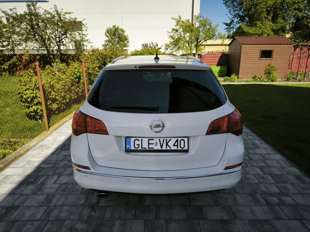 Opel Astra Sports Tourer Kombi automat