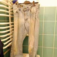 wyblakłe niebieskie dżinsy damskie Pepe Jeans