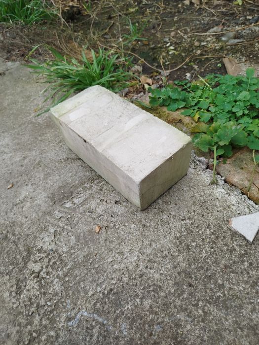 Продам білий кірпіч