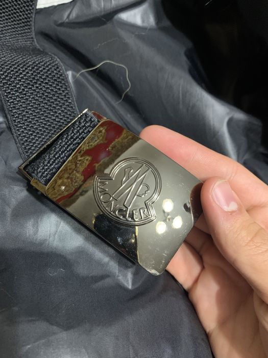 Жіночий пуховик Moncler короткий