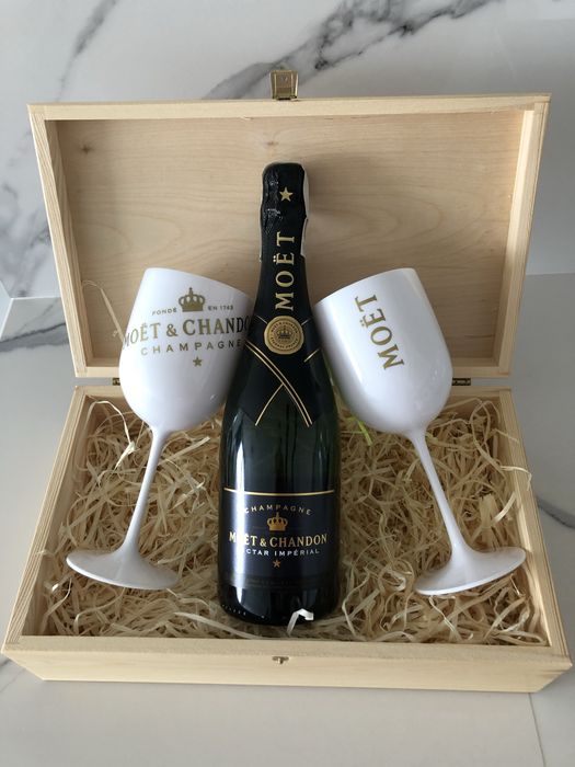 Piękne kieliszki Moët Chandon