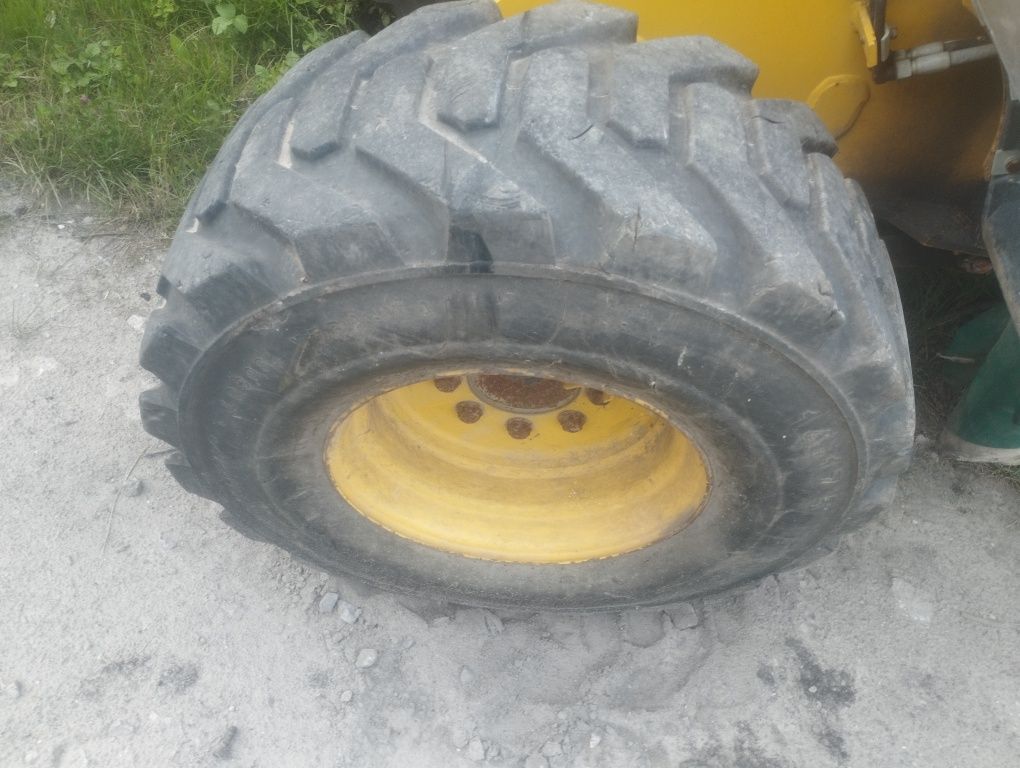 Ładowarka kipor uszkodzona