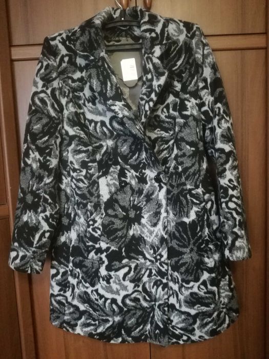 Демісезонне пальто