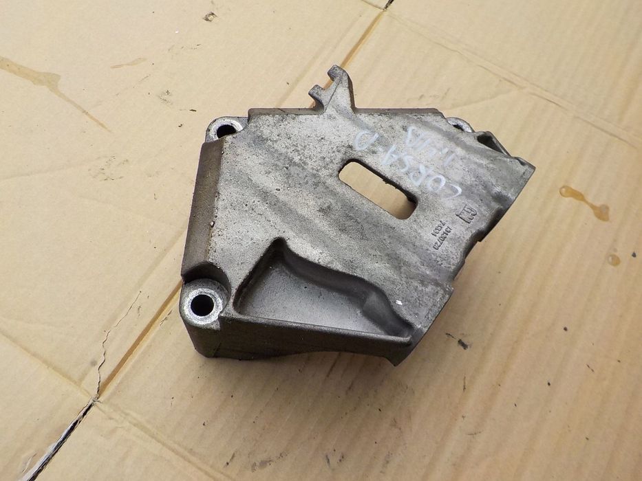 łapa silnika opel corsa d 1,4 16v 13130720