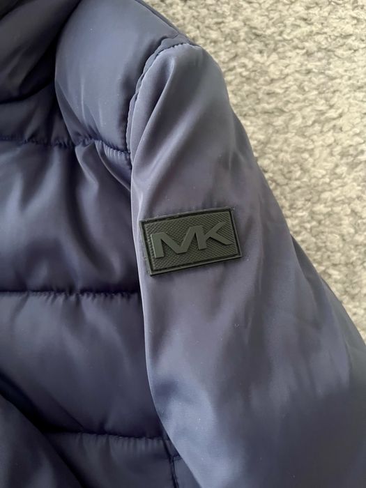Blusao Micahel Kors 3 anos acolchoado
