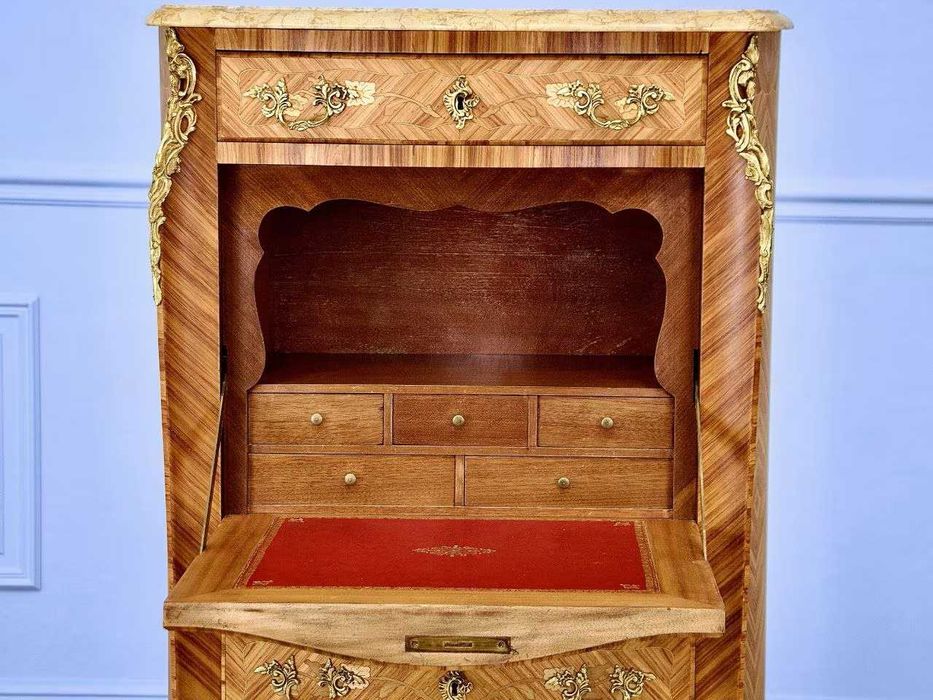 Секретер у стилі Людовика XV
