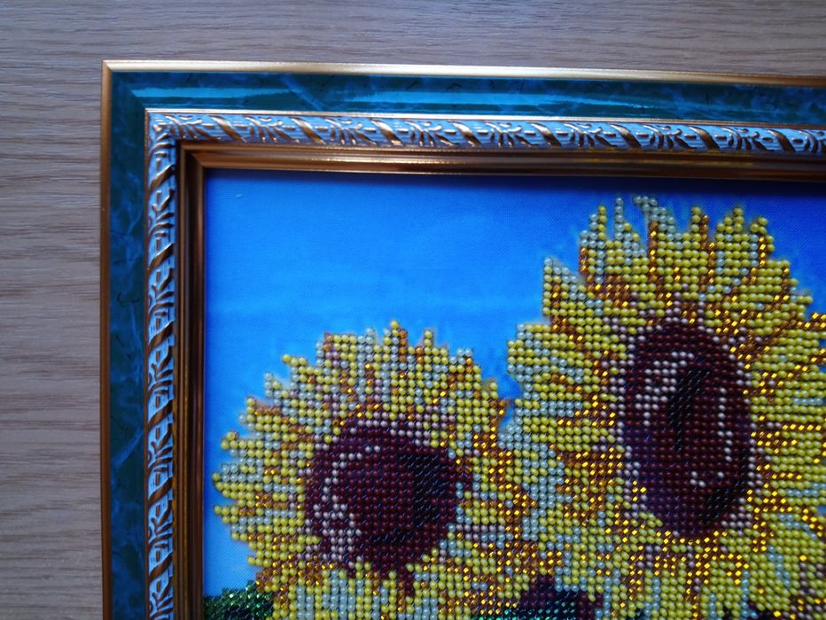 Картина бісером Соняхи