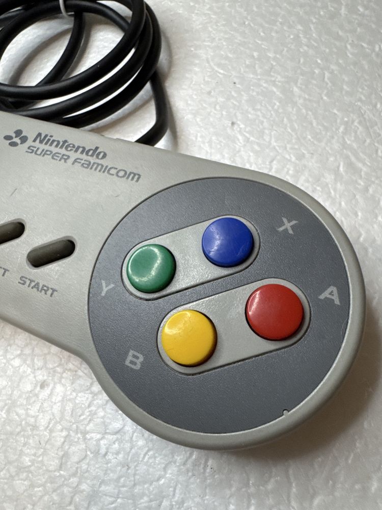 Kontroler pad do Nintendo Super Famicom / Super Nintendo SNES shvc-005