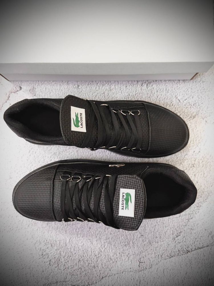 Стильні чорні кеди Lacoste