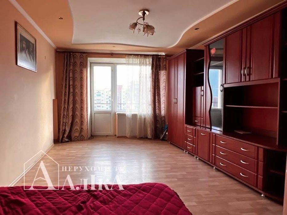 Продам 1-кімнатну квартиру в центрі міста!