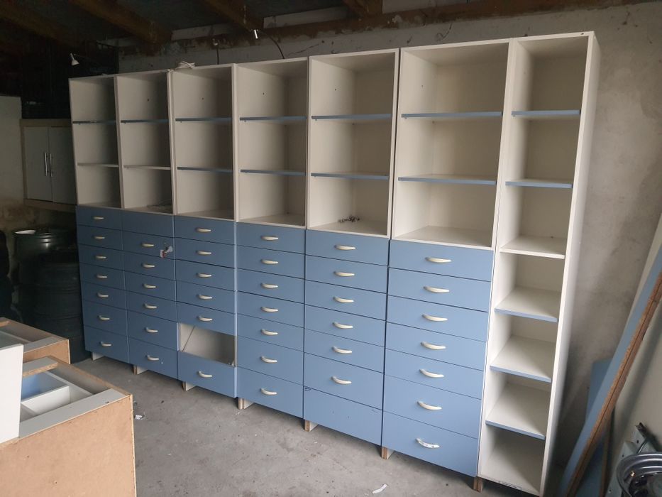 Szafki regały półki