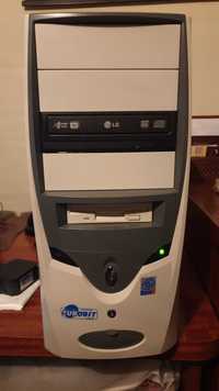 Computador antigo, monitor samsung e teclado