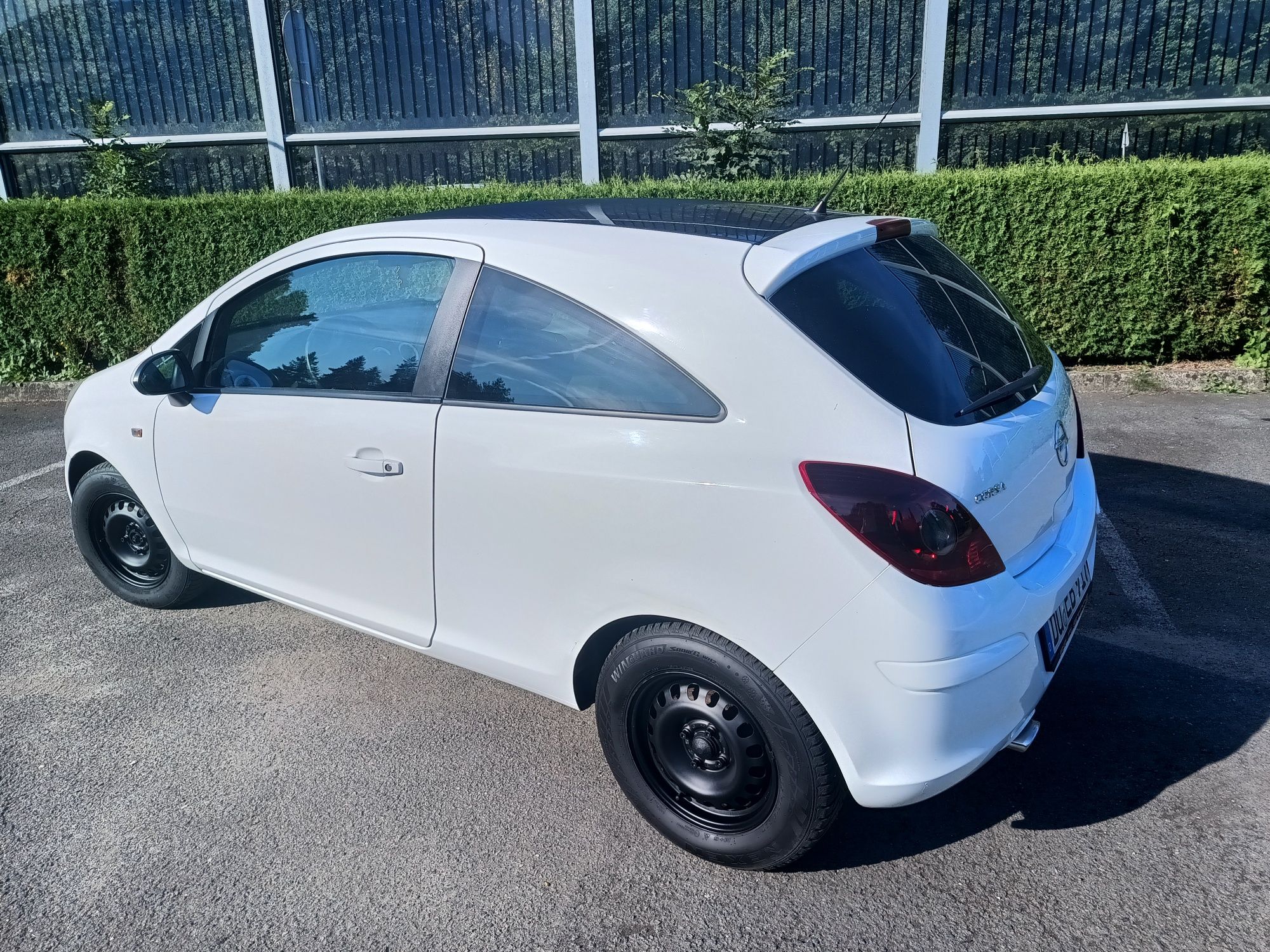 Opel Corsa edycja White 100 KM